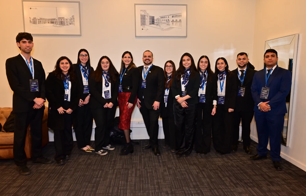 Equipo de Estudiantes que apoyó el Congreso