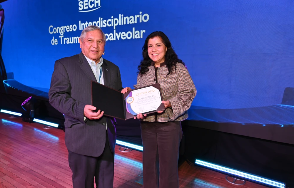 Dr. Milton Ramos y Dra. Marcia Antúnez, secretaria SECH