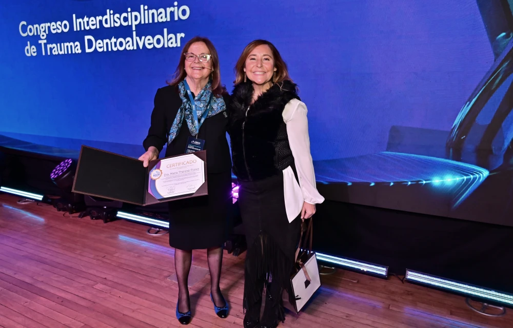 Dra. Marie Therese Flores y Dra. Alejandra Salinas
