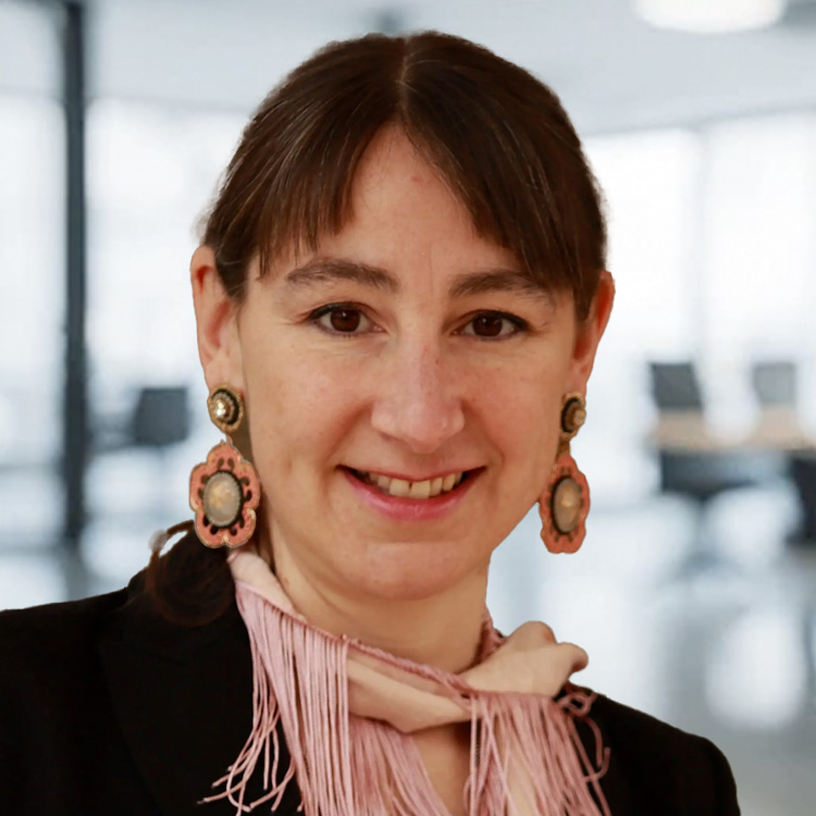 Dra. Andrea Dezerega Directora Comité Científico